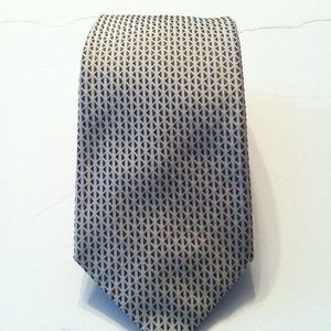 HUGO BOSS MENS NEW BEIGE 100%SILK NECK TIE  WIDTH: 3 1/8"